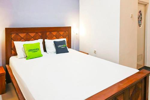 Tegal House | Urbanview Earlyta Inn Syariah Near Stasiun Tegal