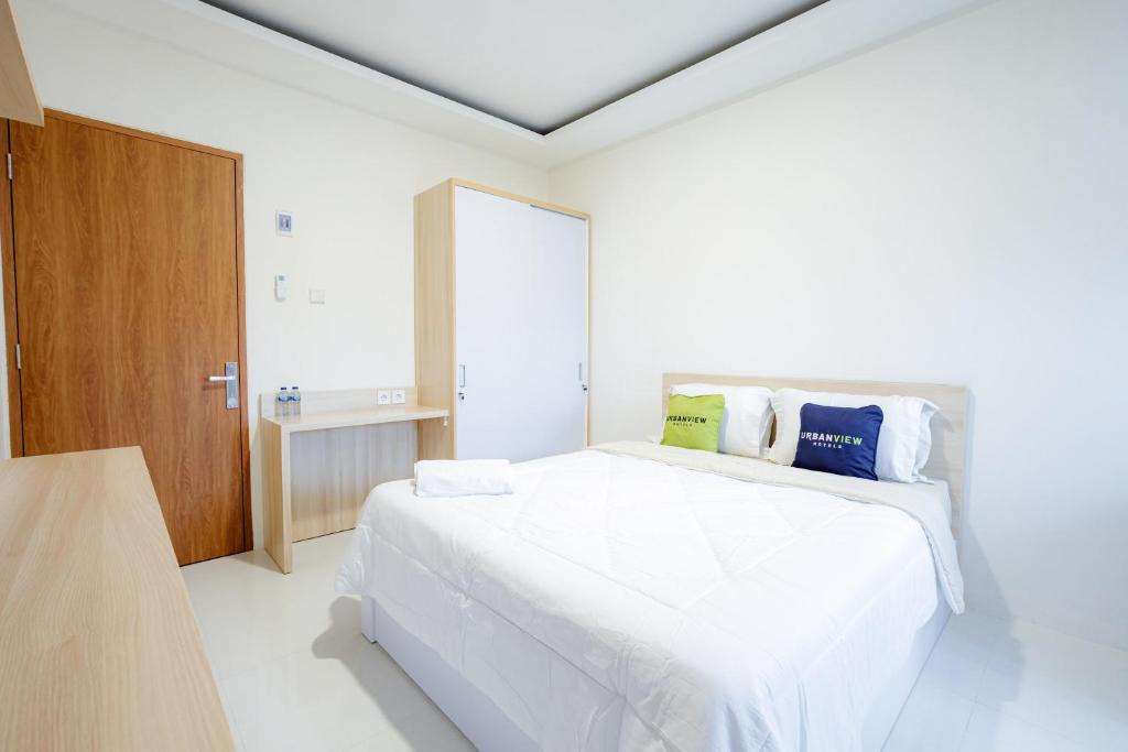 Ragunan Hotel | Urbanview Hotel Syariah The Ragunan Residence