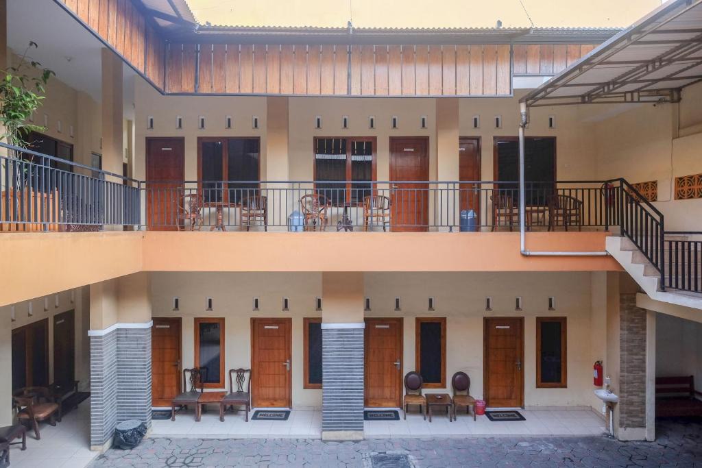 Borobudur Hotel | Urbanview Syariah Wisma Wongso Borobudur