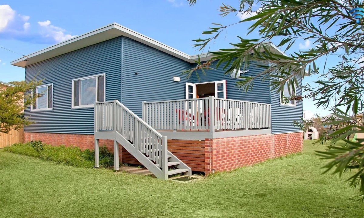 Currarong House | Urchins - funky comfort and style