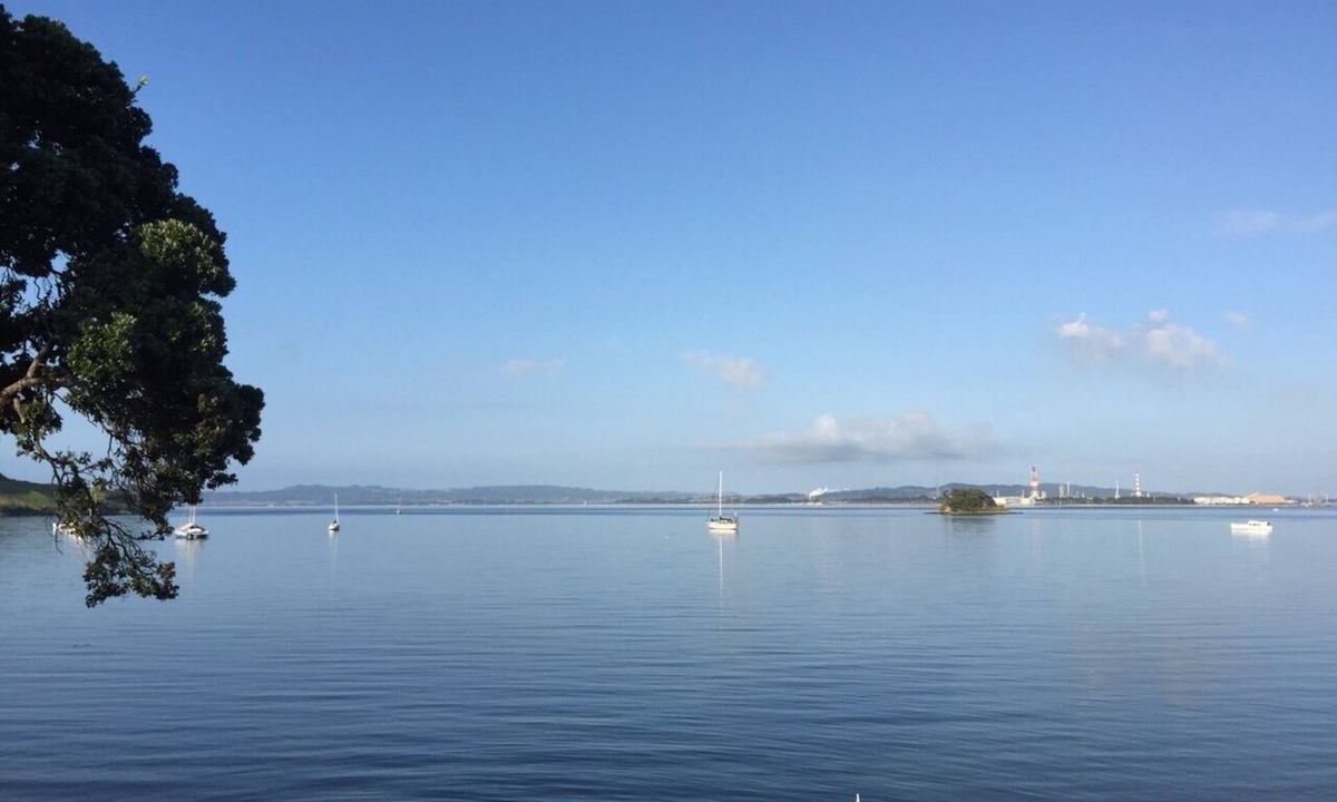 Whangarei Heads Cottage | Urquharts Bay Whangarei Heads Prime Location Beachfront