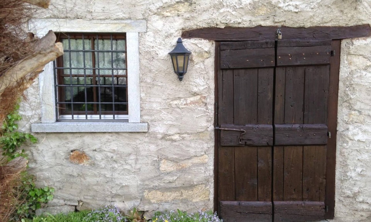 Malvaglia-dagro House | Ursprüngliches, stilvolles Rustico by Interhome