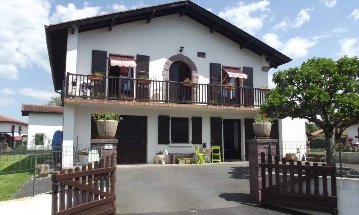 Uhart-Cize House | URTXOAK BIXTAN - UHART-CIZE