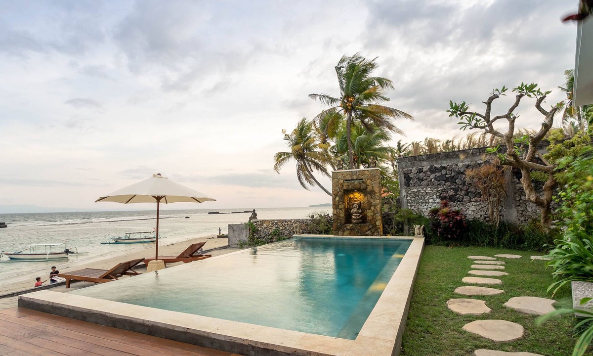 Candi Dasa Villa | Utama Villas Beach Front Candidasa