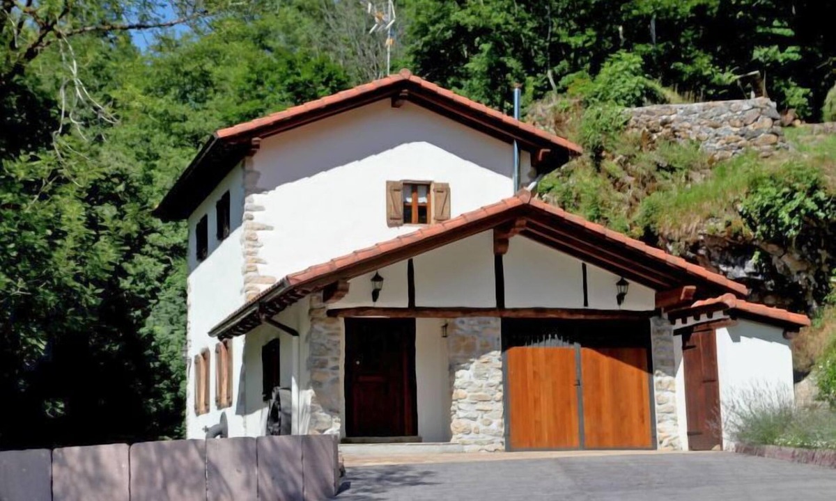 Bera House | Uxaneko-errota by Interhome