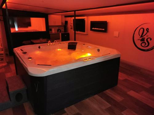 Saint-Martin-Boulogne Bed & Breakfast | V et Spa - Chambre D'hôtes avec Spa