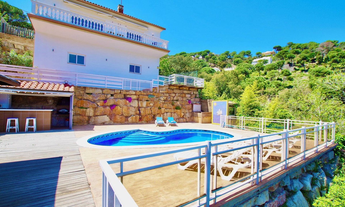 Lloret de Mar Villa | V&V LLORET-Villa Sunrise: incredible villa with private pool from 3km beach