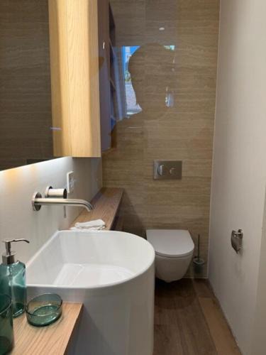 Neuchatel Apartment | V&V Sky