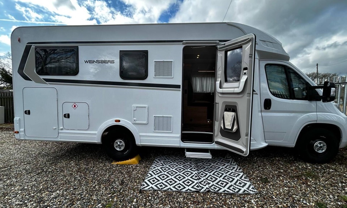 Heaton House | Vaaroom London Explorers' Pod