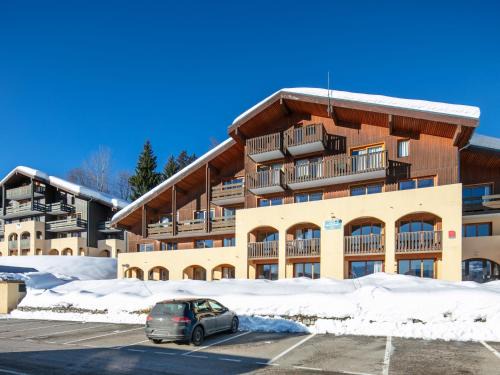 Doucy-Combelouviere Apartment | Vacancéole - Résidence Le Beauregard