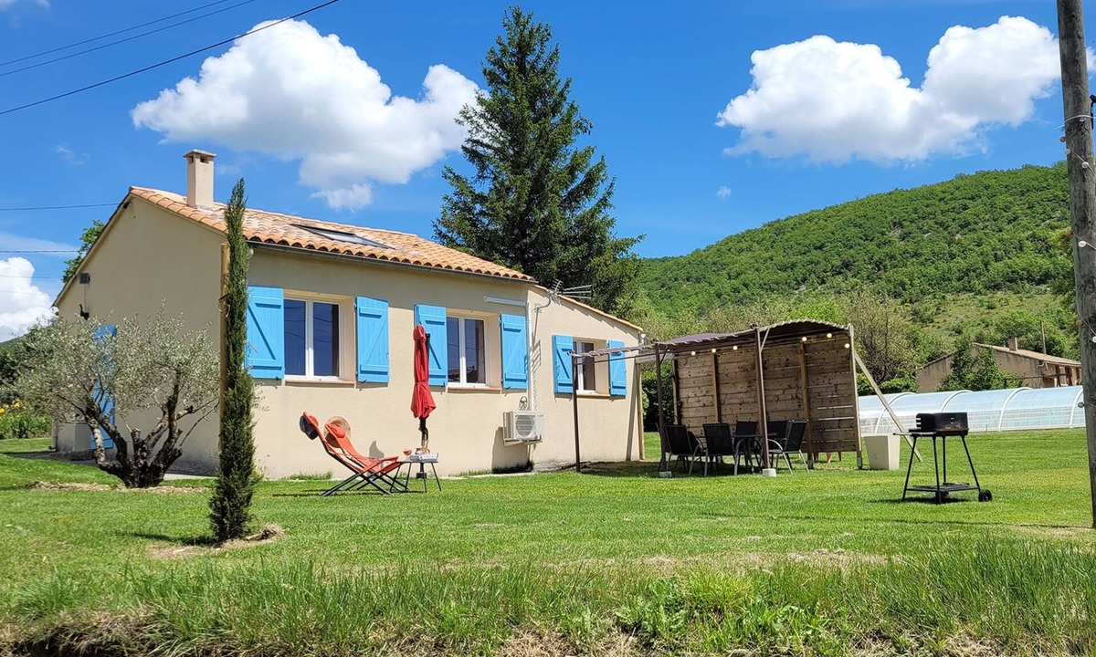 Banon House | Vacances au Soleil Dans Gite Calme et Confortable
