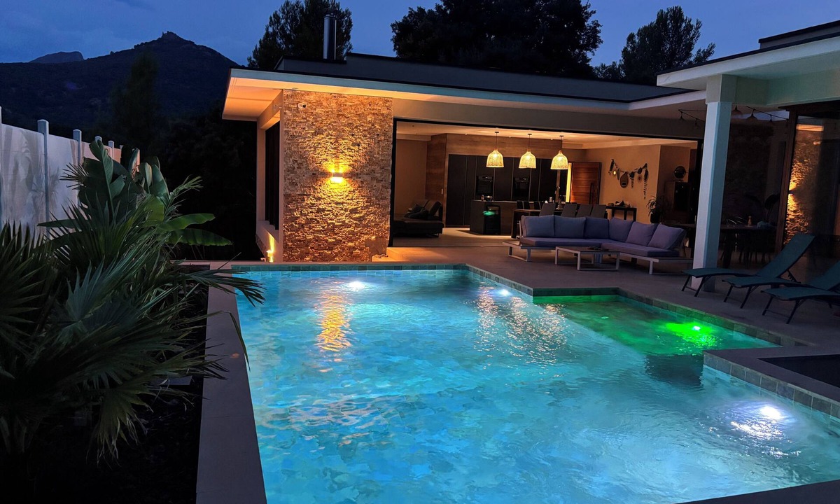Saint-Mathieu-de-Treviers House | Vacation home for 10 people in Pic Saint Loup