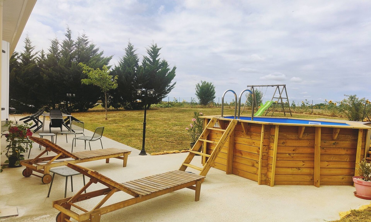 Saint-Aubin-de-Lanquais House | Vacation home