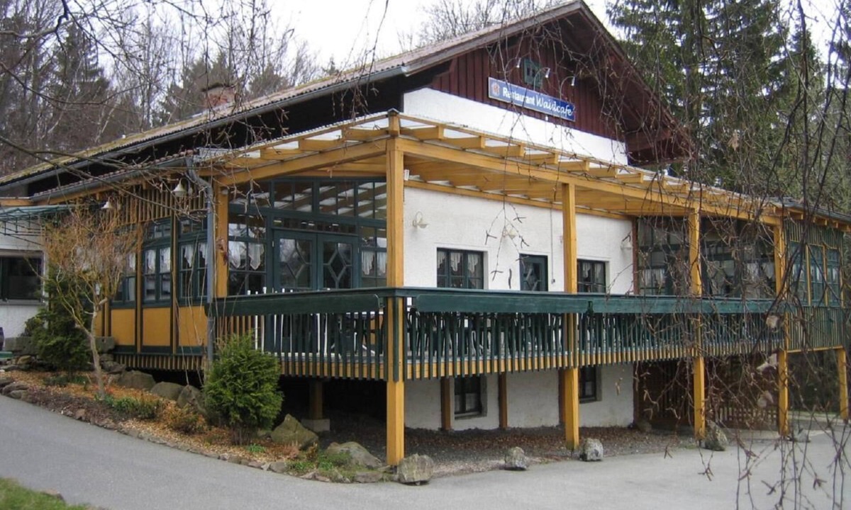 Waldmuenchen Apartment | Vacation apartment Waldcafe AP02HP WLAN, SatTV, adventure pool, half board