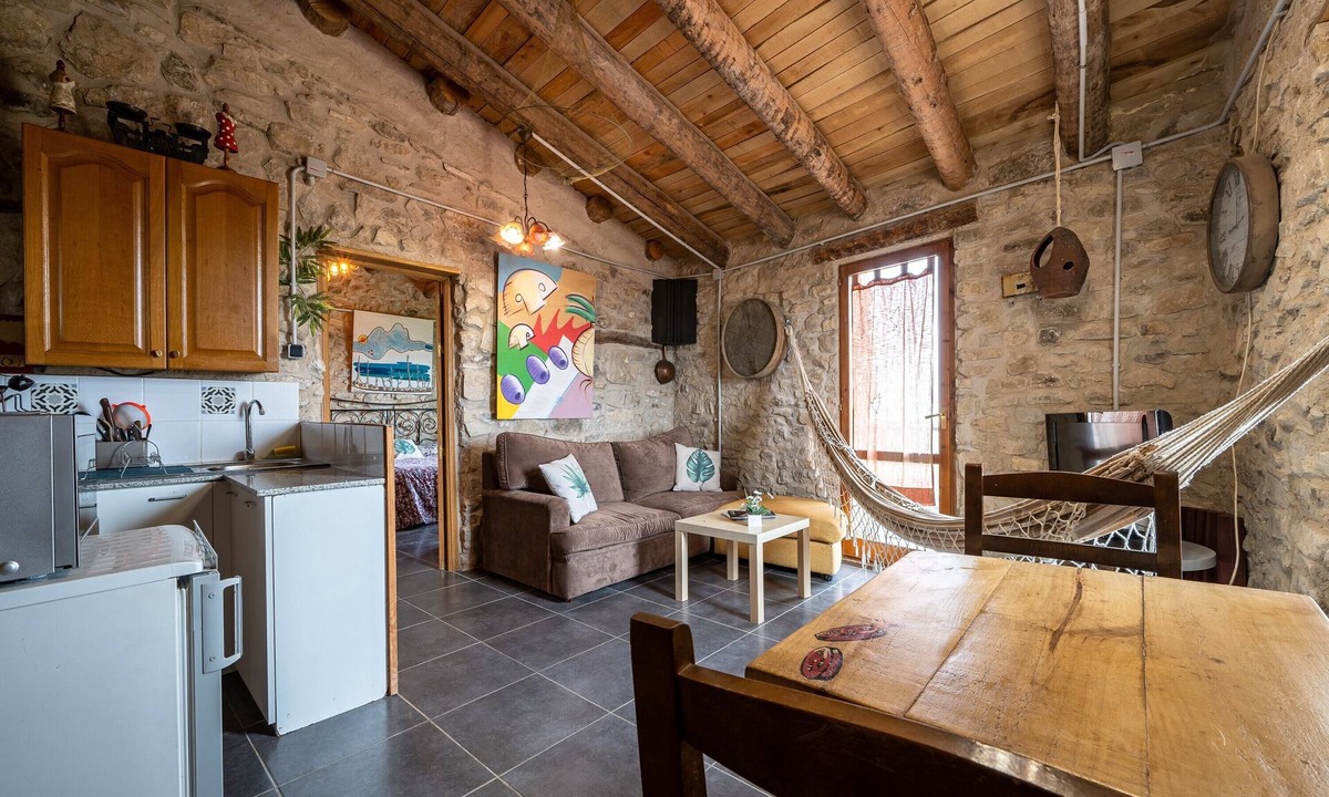 Fores Apartment | Vacation Apartment El Mirador del Cel 2 with Mountain View, Wi-Fi & Garden