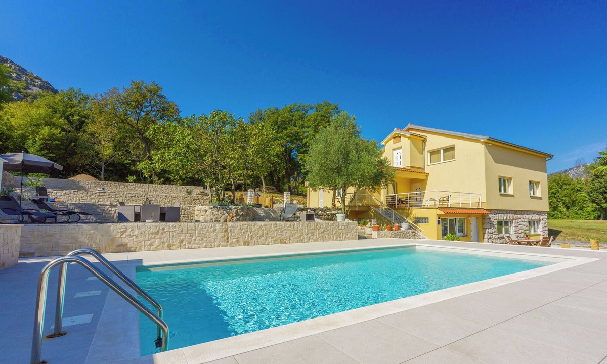 Tribalj Apartment | Vacation apartment for 4 people with swimming pool and quiet location