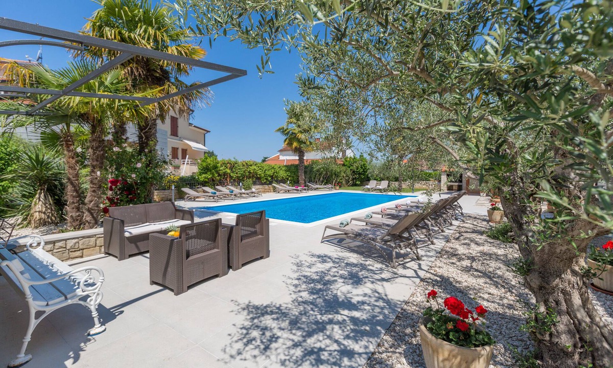 Mali Maj Apartment | Vacation apartment with pool (60m2), 4 persons, garden, air-conditioned,barbecue