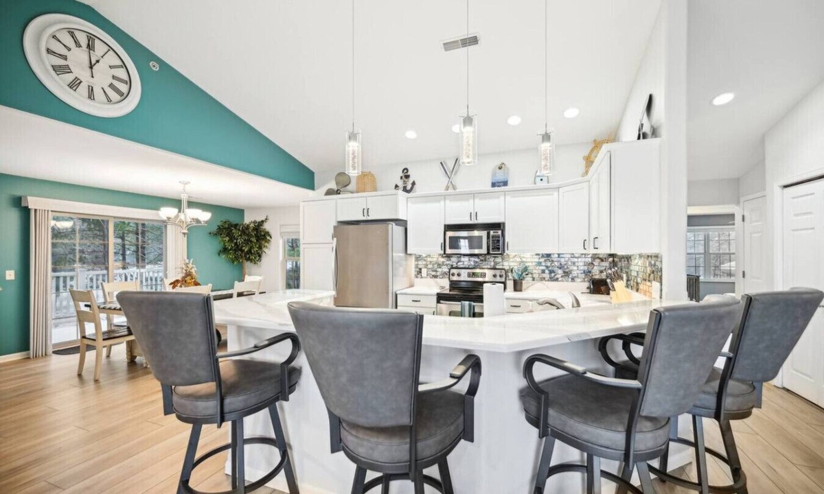 Lake Delton Condo | Vacation Awaits at Delton Grand