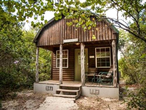 Paluxy House | Vacation Cabin Rental with a Private Hot Tub near Fort Worth, Texas