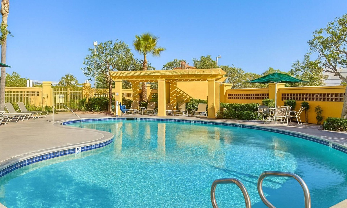 Guasti Apartment | Vacation Day Is Always A Great Idea! Enjoy Comfortable unit and Free Parking!