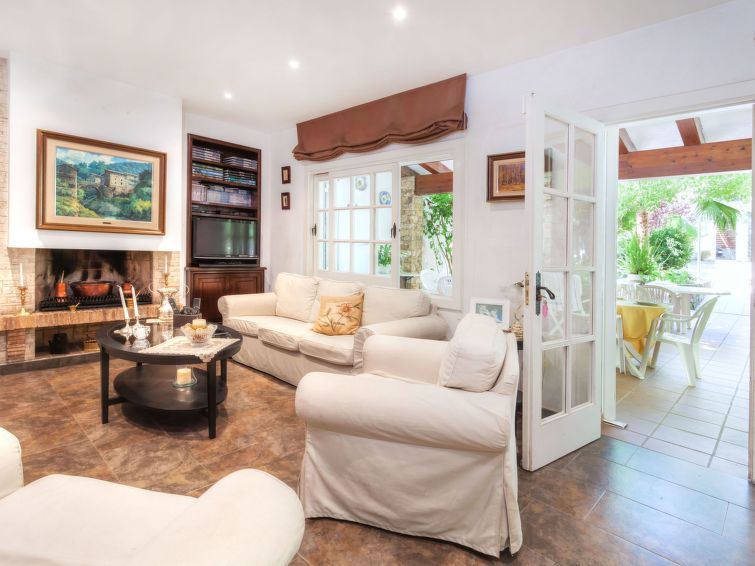 Sant Andreu de Llavaneres House | Vacation home Willow in Sant Andreu de Llavaneres - 9 persons, 5 bedrooms