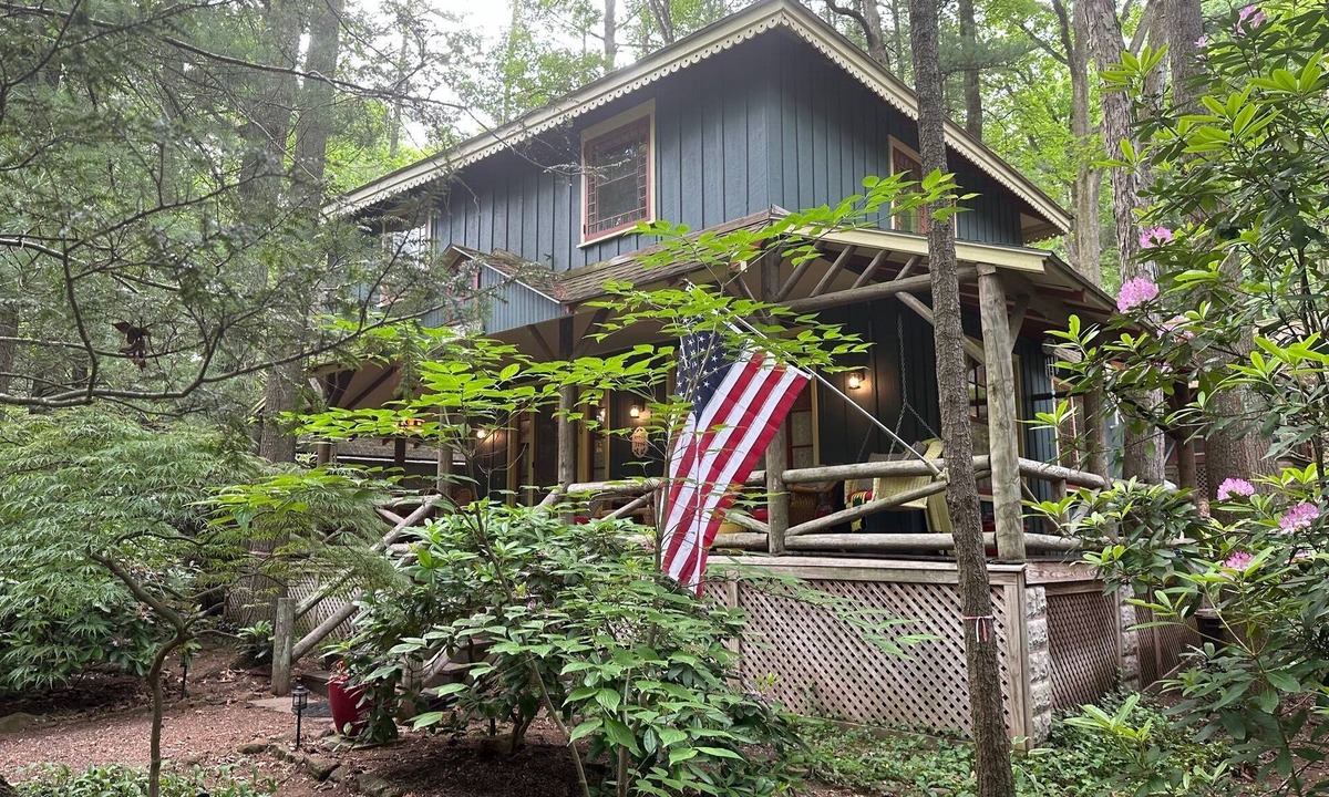 Mount Gretna Cottage | Vacation Haven at Holly