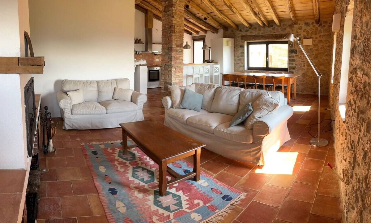 Ogassa House | Vacation Home 'La Rosa' with Mountain View, Shared Garden, and Wi-Fi