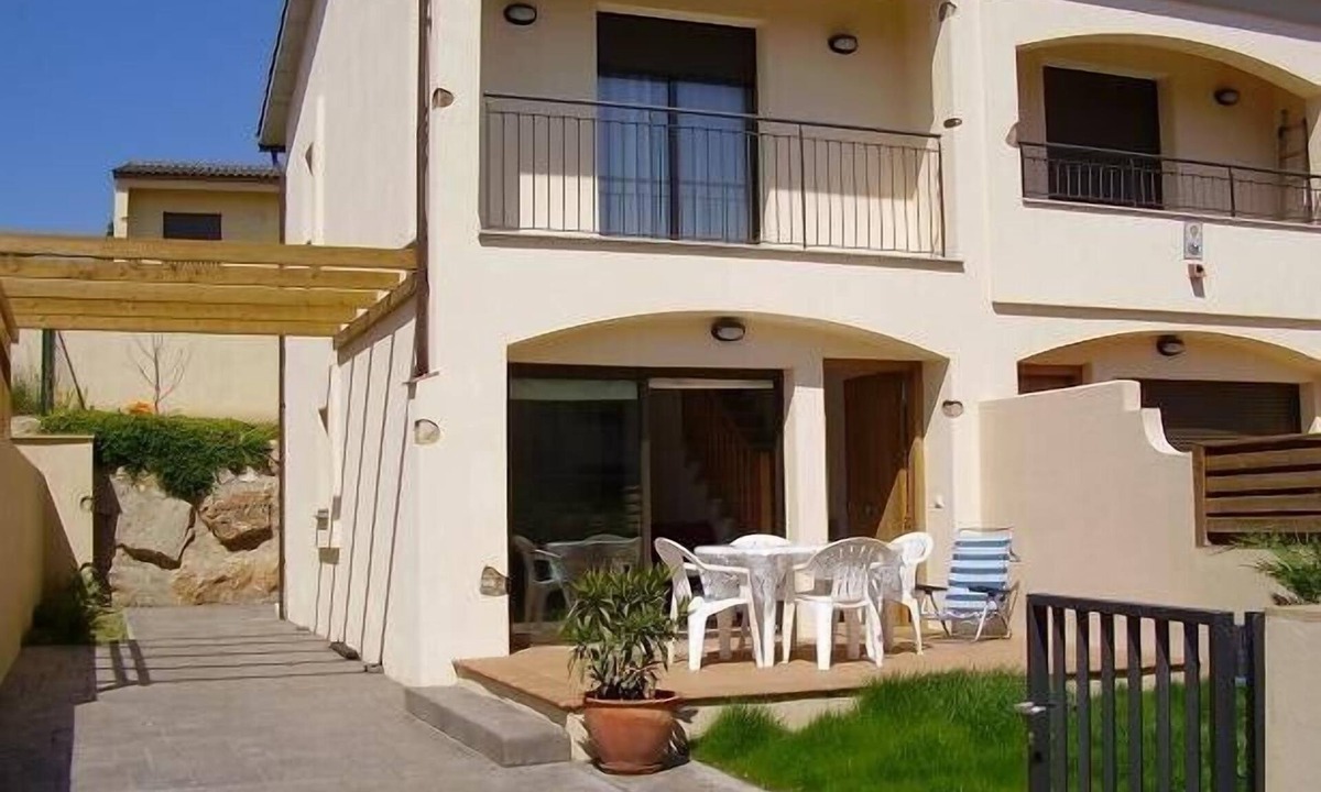 La Torre Vella House | Vacation home in Costa Brava: private garden, community pool.