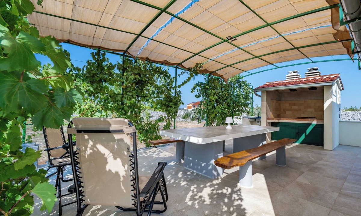 Zaton House | Vacation home Agis by Interhome