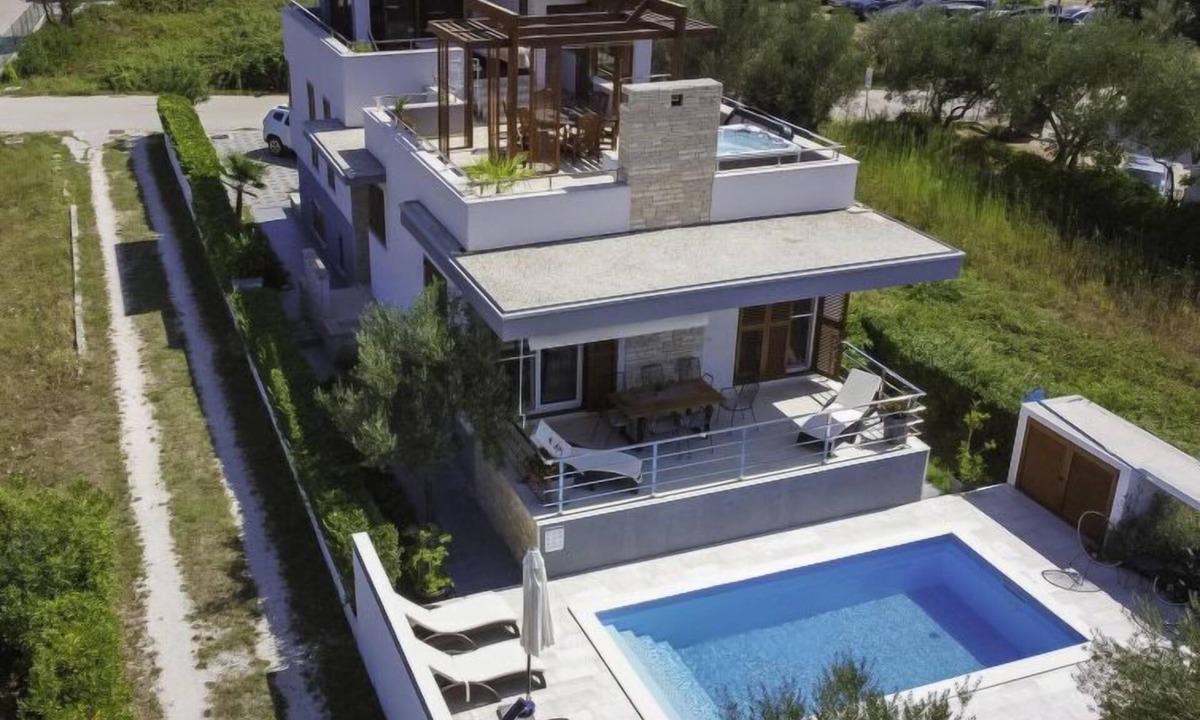 Bibinje House | Vacation home Arbo by Interhome