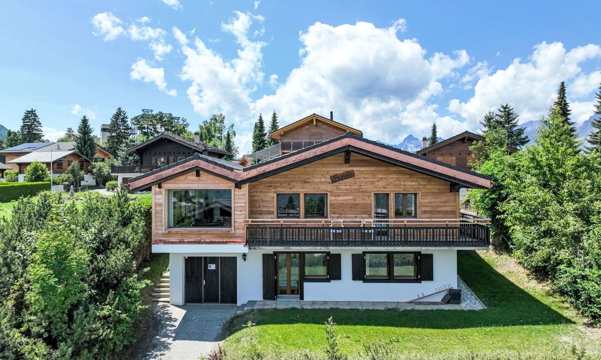 Saint-Pierre-de-Clages House | Vacation home Beke by Interhome