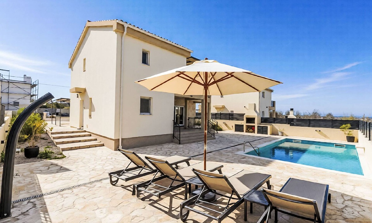 Vrsi House | Vacation home Beyla by Interhome