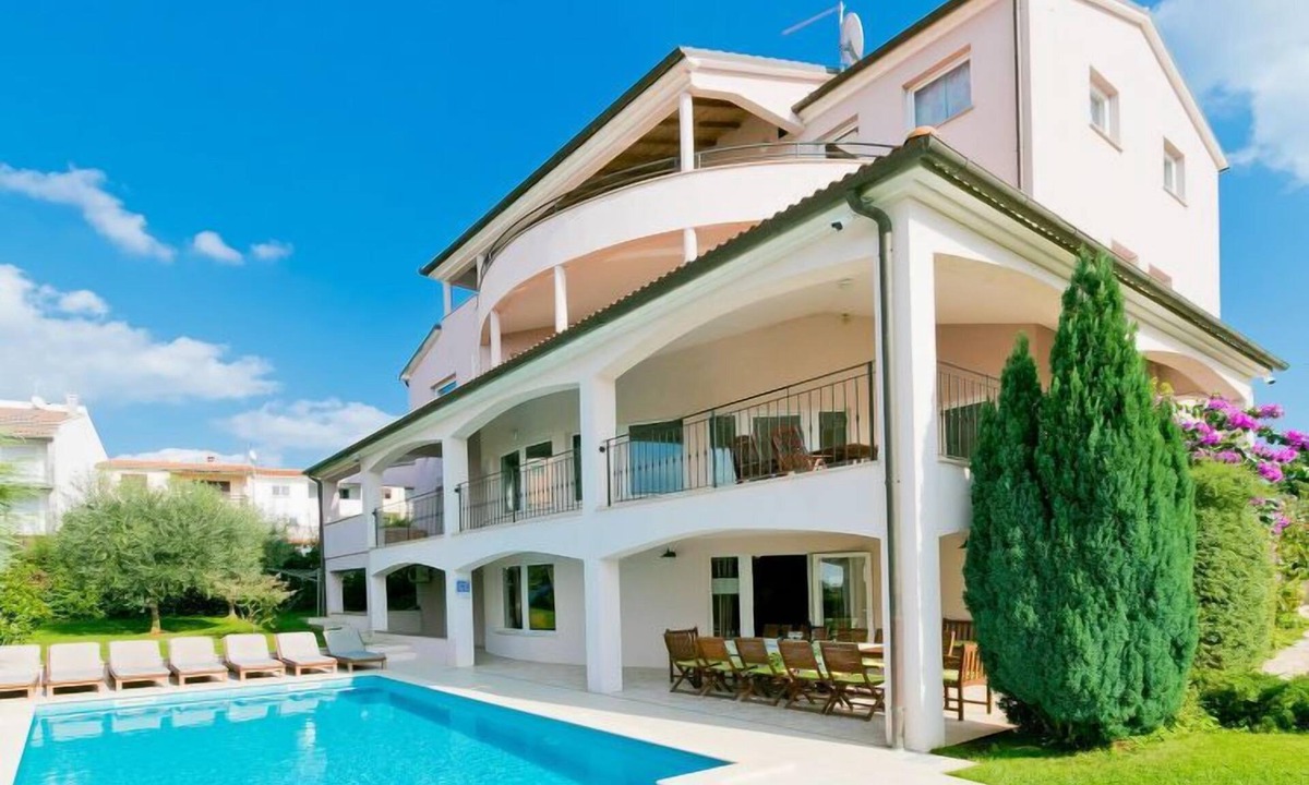 Pula House | Vacation home Carmen by Interhome