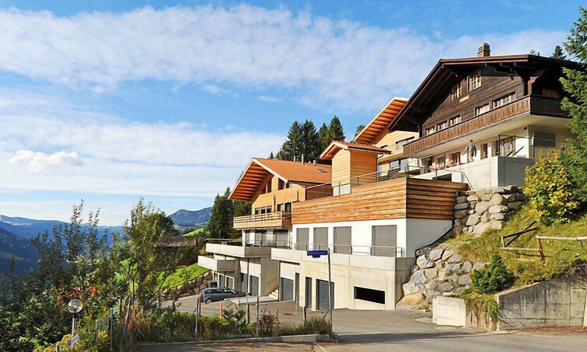 Lenk House | Vacation home Chalet Marianne in Lenk - 10 persons, 5 bedrooms
