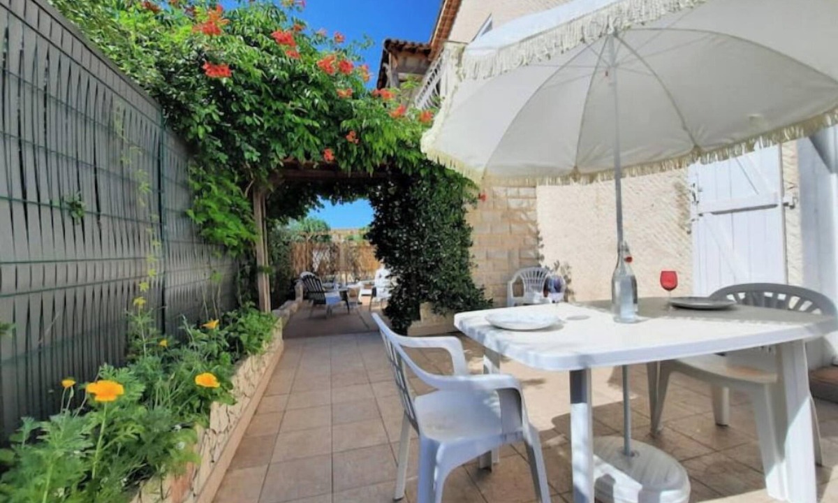 Manosque Condo | Vacation home