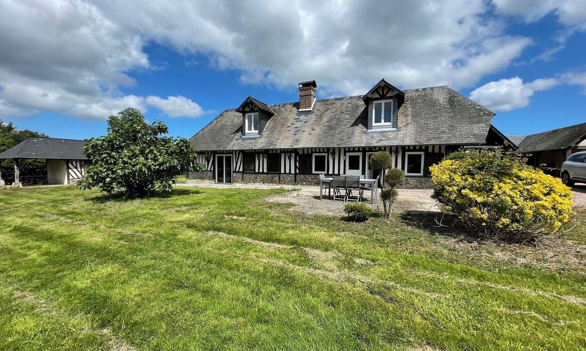 Beuzeville House | Vacation home in the countryside