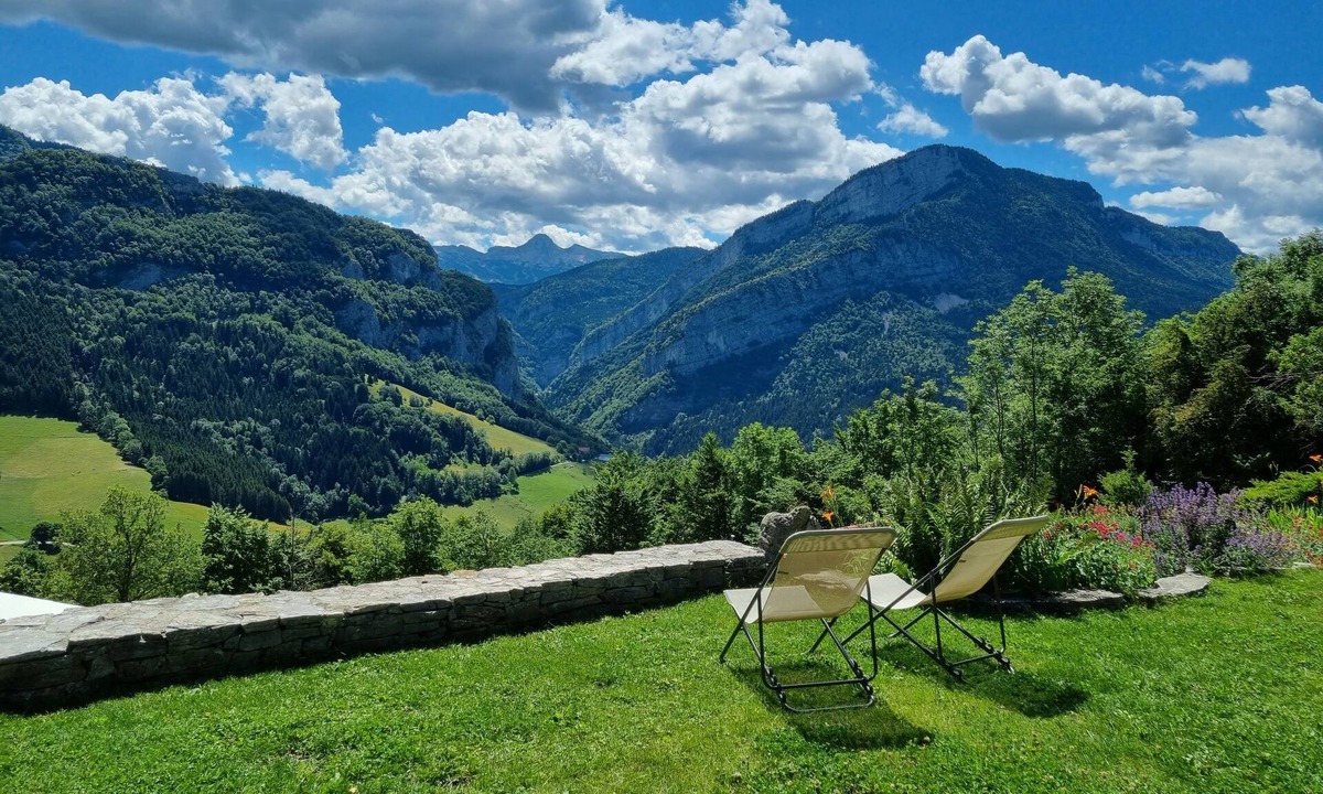 Rencurel Cottage | Vacation home in the Vercors completely renovated, wonderful location in the middle of nature