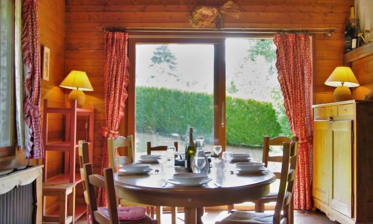 Les Bossons House | Vacation home L'Piri by Interhome