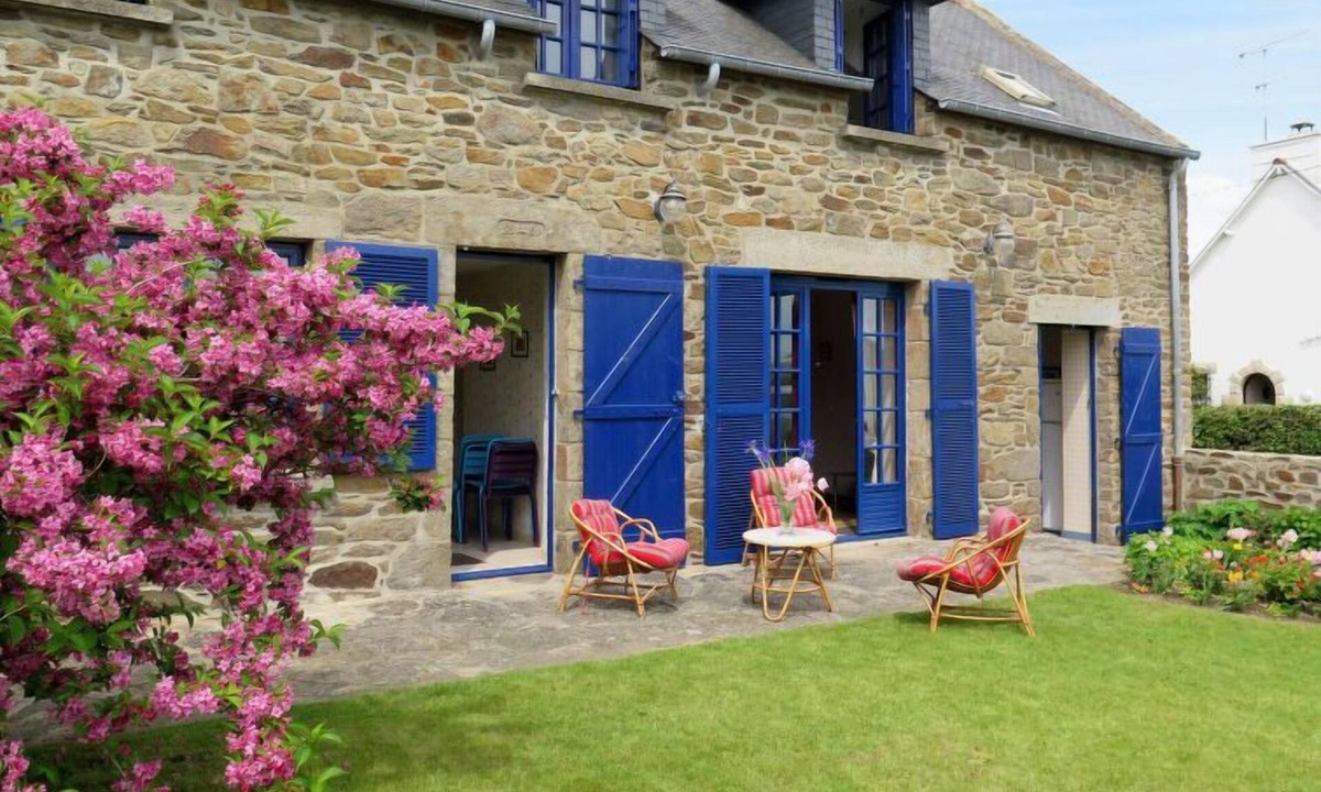 Cancale House | Vacation home La Maison bleue in Cancale - 9 persons, 5 bedrooms