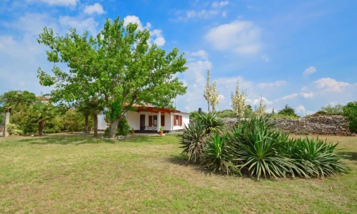 Vabriga House | Vacation home Ledi by Interhome