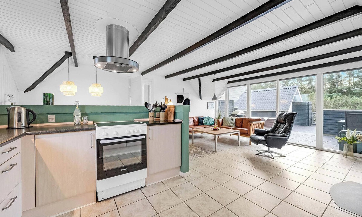Sondervig Cottage | Vacation home renovated in 2023 with a 6-person hot tub - 1010