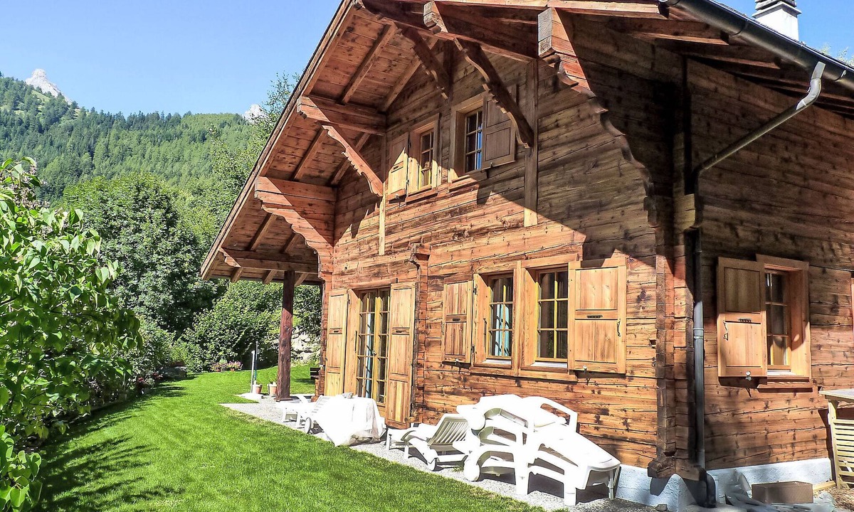 Ovronnaz House | Vacation home Roxane by Interhome