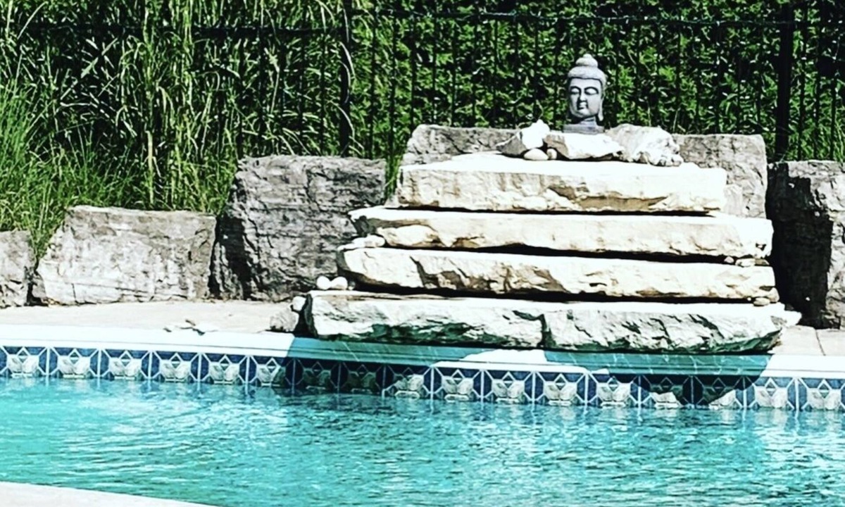 Port Dover House | Vacation Home | Salt Water Pool | Sauna | Beach Town | Golf Club