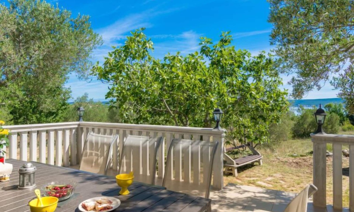 Nevidane House | Vacation home Tea by Interhome