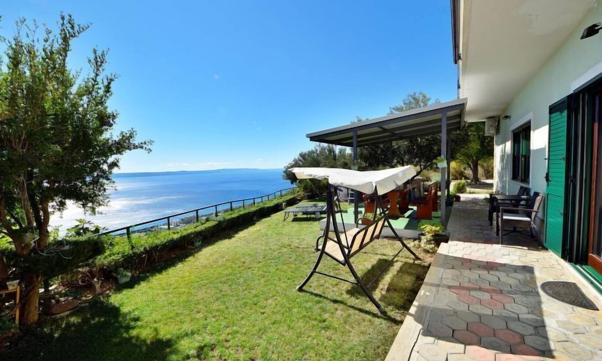 Tucepi House | Vacation home Vesna by Interhome