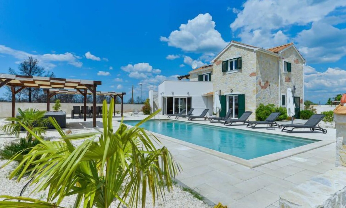 Zaton House | Vacation home Violet by Interhome