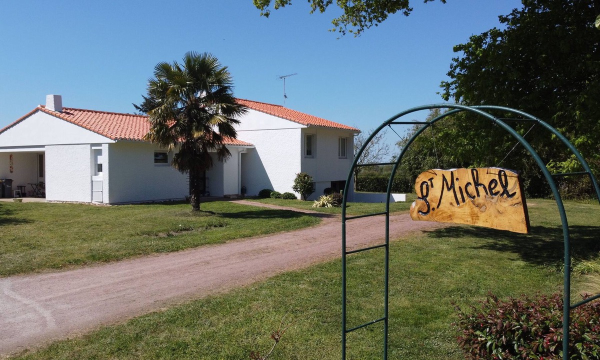 Commequiers House | Vacation home with spa and sauna in the Vendée, sleeps 12 to 14