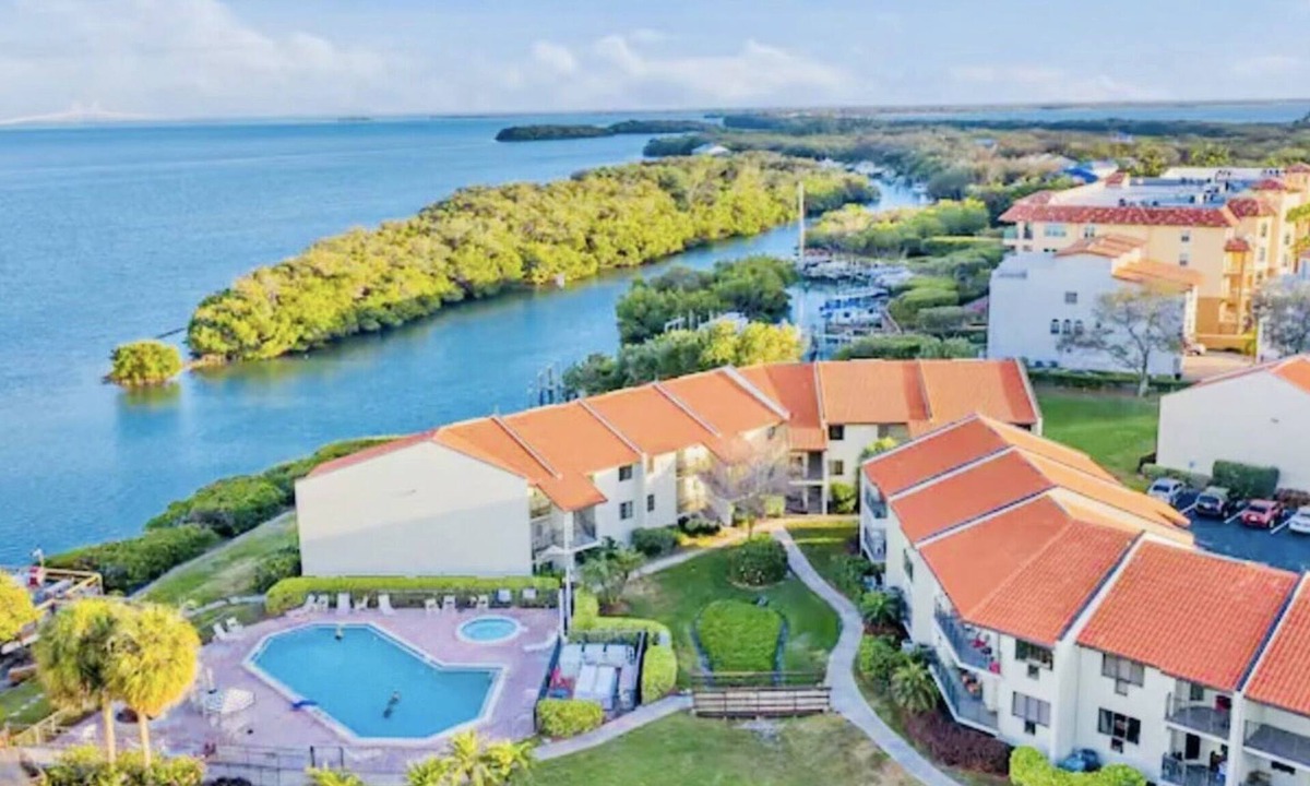 Tierra Verde Condo | Vacation Paradise with Waterfront