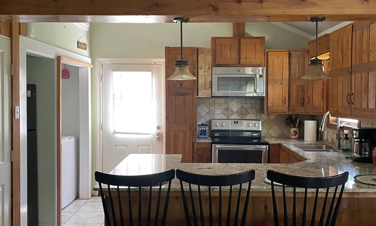 Breaux Bridge House | Vacation Rental, SHORT TERM RENTAL, SNOWBIRDS WELCOME