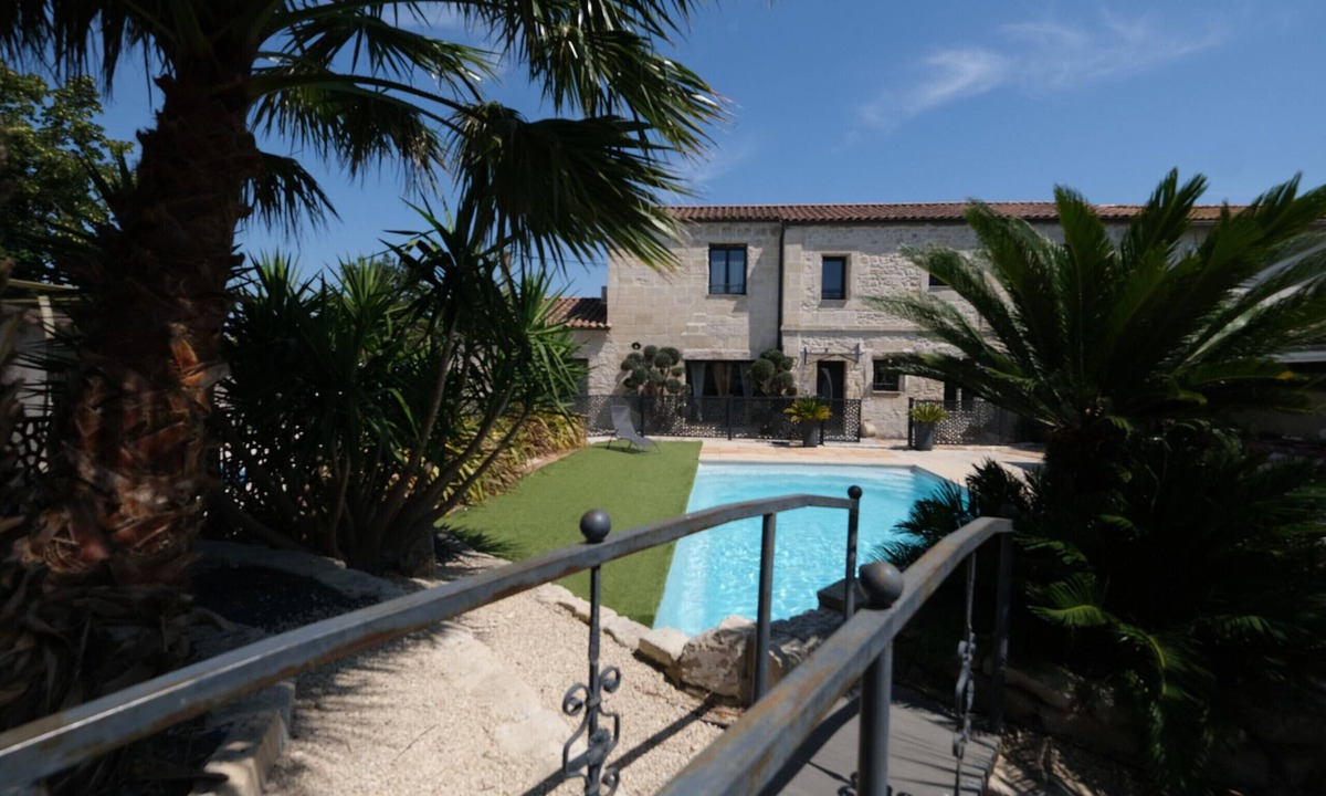 Beaucaire Villa | vacation rental with pool Beaucaire LS3-450